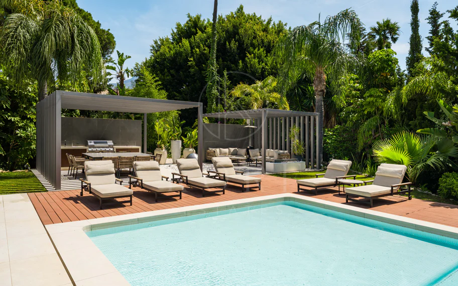 Villa de lujo contemporánea con excepcional vida al aire libre en Las Brisas