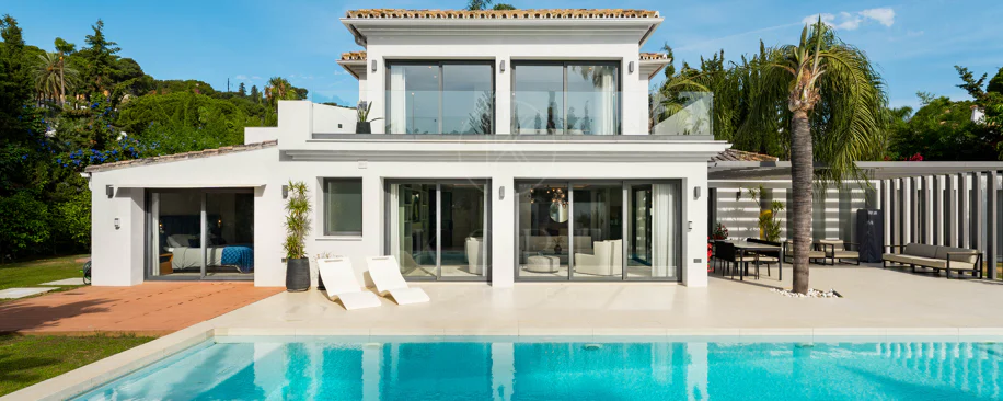 Contemporary Luxury Villa with Exceptional Outdoor Living in Las Brisas