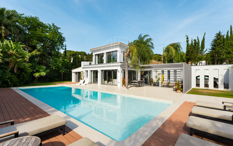 Villa de lujo contemporánea con excepcional vida al aire libre en Las Brisas