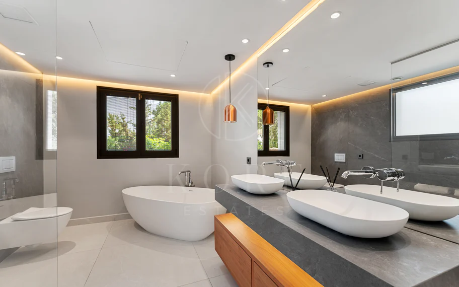 Villa de lujo contemporánea con excepcional vida al aire libre en Las Brisas