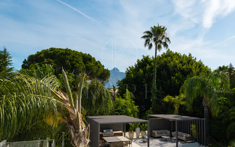 Villa de lujo contemporánea con excepcional vida al aire libre en Las Brisas