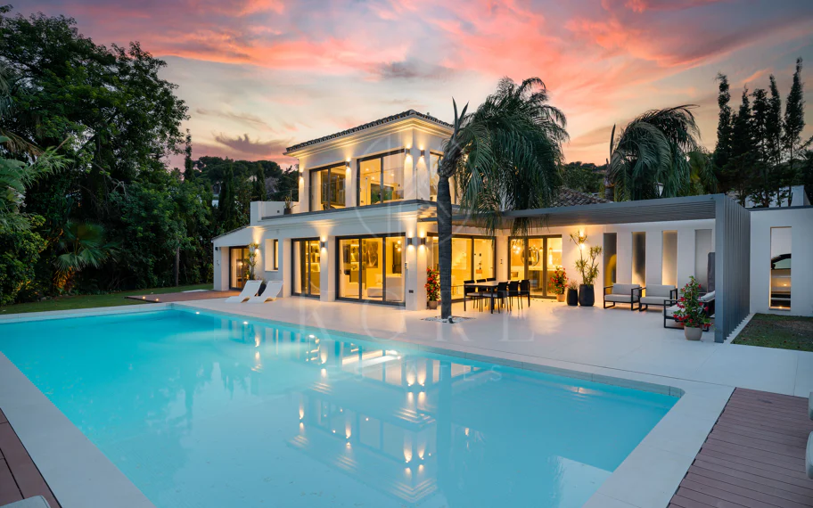 Villa de lujo contemporánea con excepcional vida al aire libre en Las Brisas