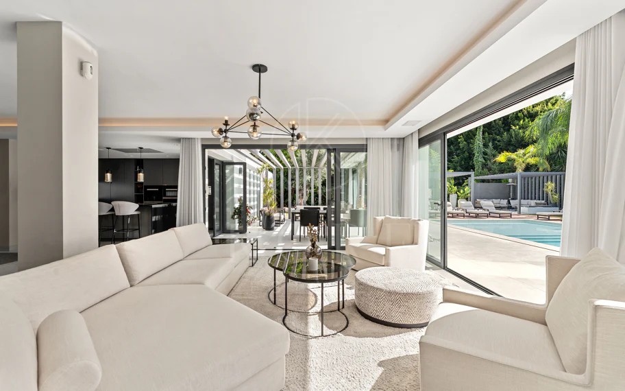 Villa de lujo contemporánea con excepcional vida al aire libre en Las Brisas