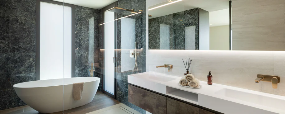 Contemporary Luxury Villa with Panoramic Sea Views in Los Flamingos