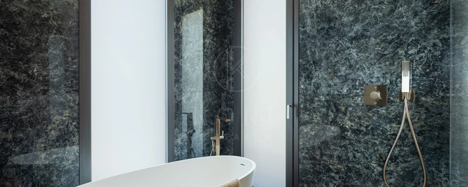 Contemporary Luxury Villa with Panoramic Sea Views in Los Flamingos