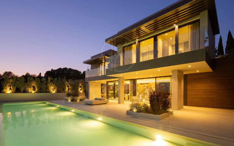 Villa de lujo contemporánea con vistas panorámicas al mar en Los Flamingos