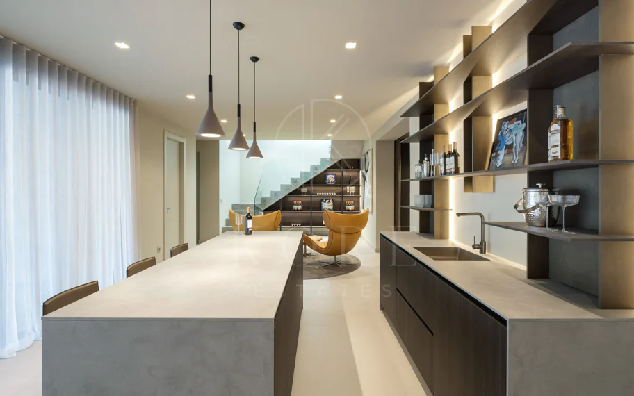 Villa de lujo contemporánea con vistas panorámicas al mar en Los Flamingos