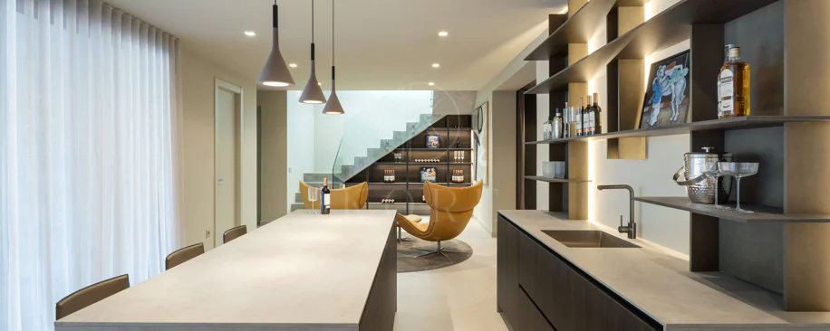 Contemporary Luxury Villa with Panoramic Sea Views in Los Flamingos