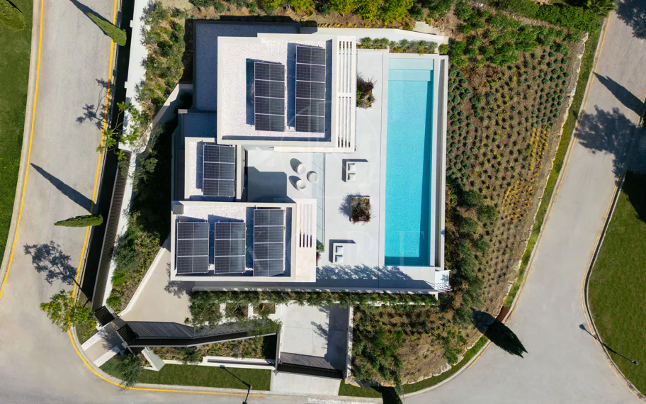 Villa de lujo contemporánea con vistas panorámicas al mar en Los Flamingos