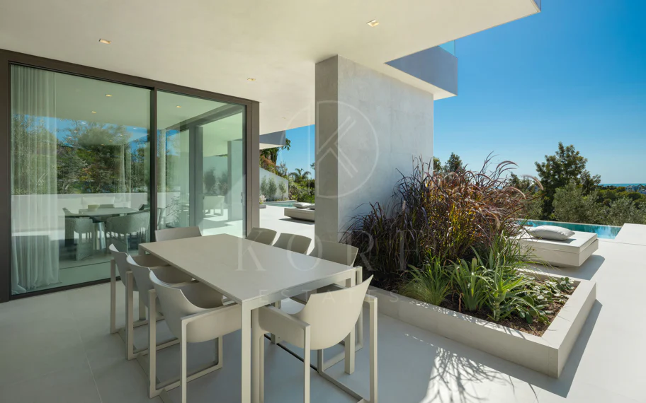 Villa de lujo contemporánea con vistas panorámicas al mar en Los Flamingos
