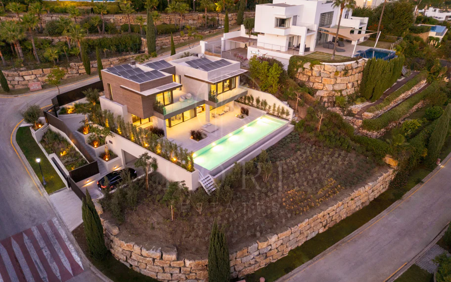 Villa de lujo contemporánea con vistas panorámicas al mar en Los Flamingos