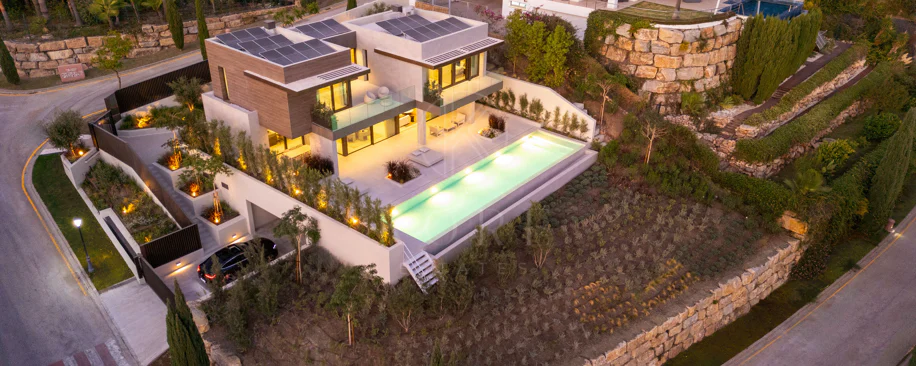 Contemporary Luxury Villa with Panoramic Sea Views in Los Flamingos