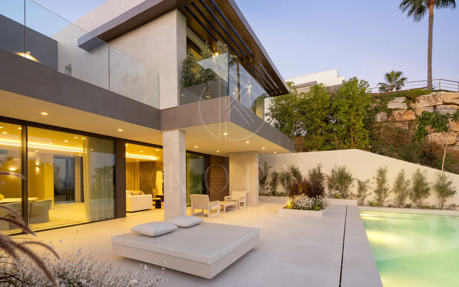 Villa de lujo contemporánea con vistas panorámicas al mar en Los Flamingos