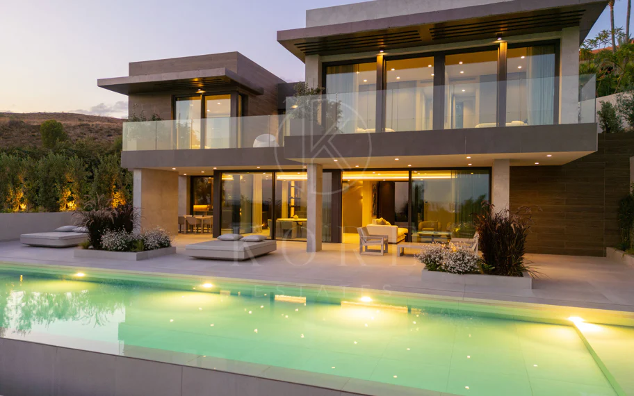 Villa de lujo contemporánea con vistas panorámicas al mar en Los Flamingos