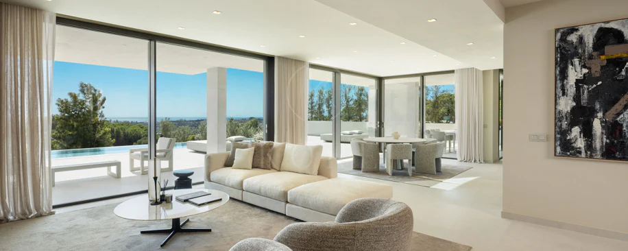 Contemporary Luxury Villa with Panoramic Sea Views in Los Flamingos