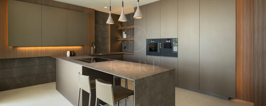 Contemporary Luxury Villa with Panoramic Sea Views in Los Flamingos