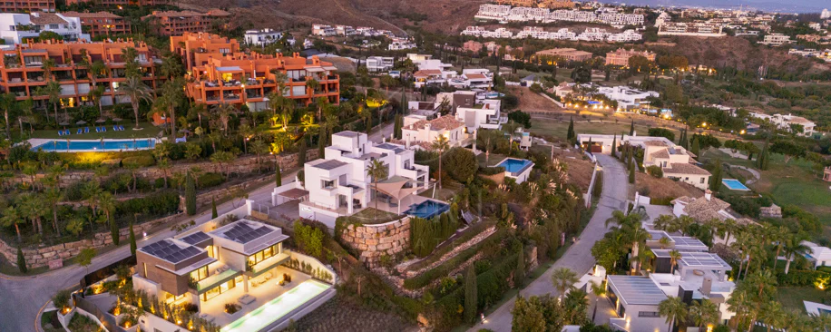 Contemporary Luxury Villa with Panoramic Sea Views in Los Flamingos