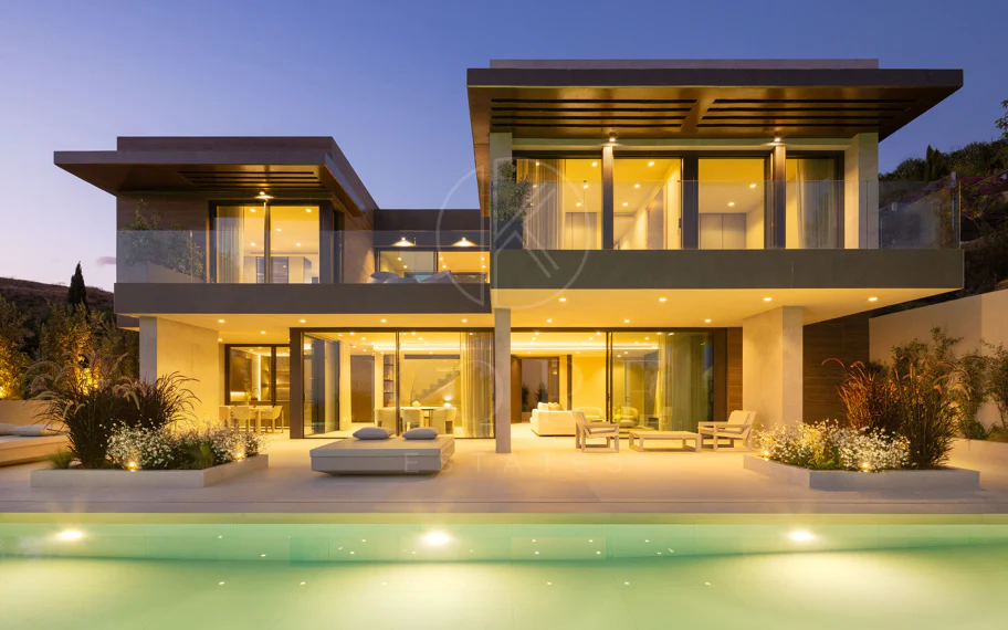 Villa de lujo contemporánea con vistas panorámicas al mar en Los Flamingos