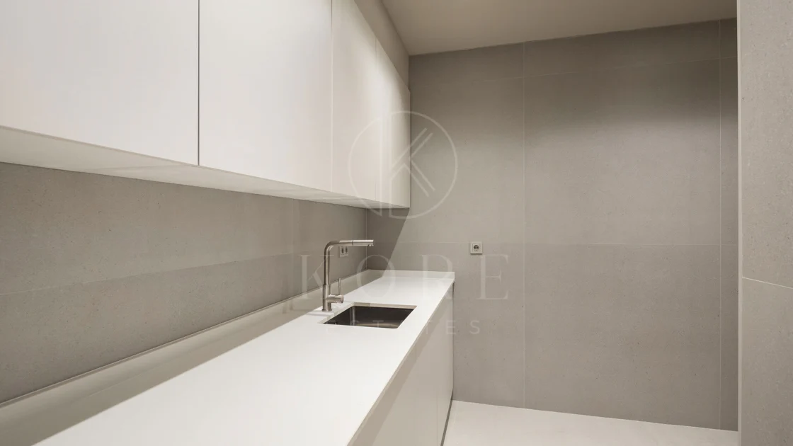 Contemporary Luxury Villa with Panoramic Sea Views in Los Flamingos