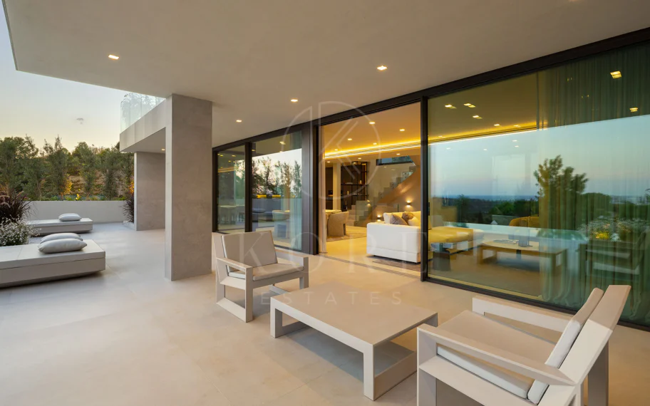 Villa de lujo contemporánea con vistas panorámicas al mar en Los Flamingos