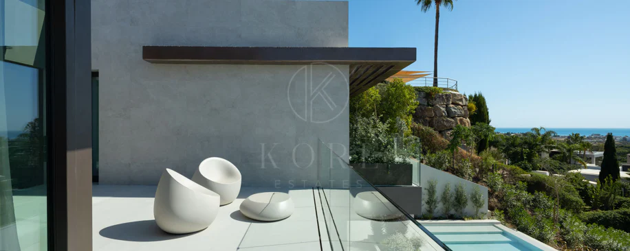 Contemporary Luxury Villa with Panoramic Sea Views in Los Flamingos
