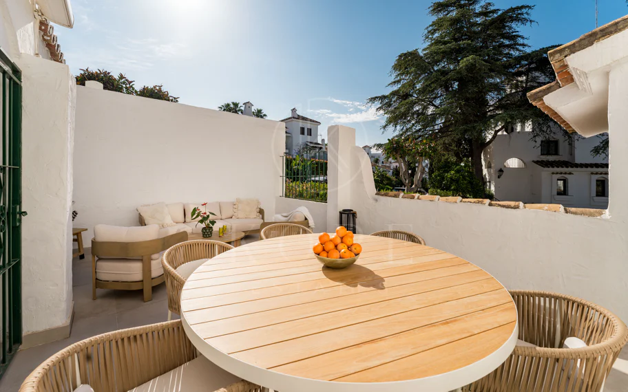 Apartamento completamente renovado de estilo escandinavo en ubicación privilegiada de Nueva Andalucía