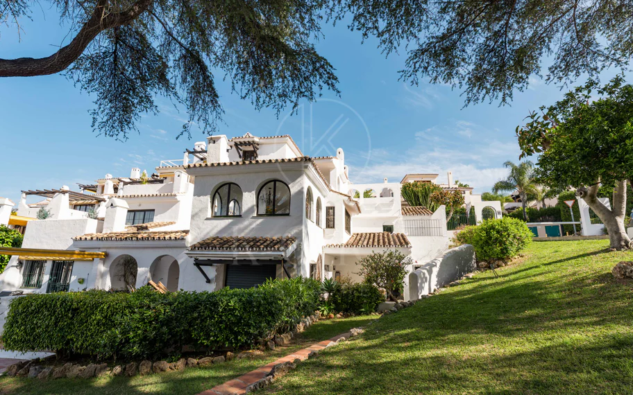 Apartamento completamente renovado de estilo escandinavo en ubicación privilegiada de Nueva Andalucía