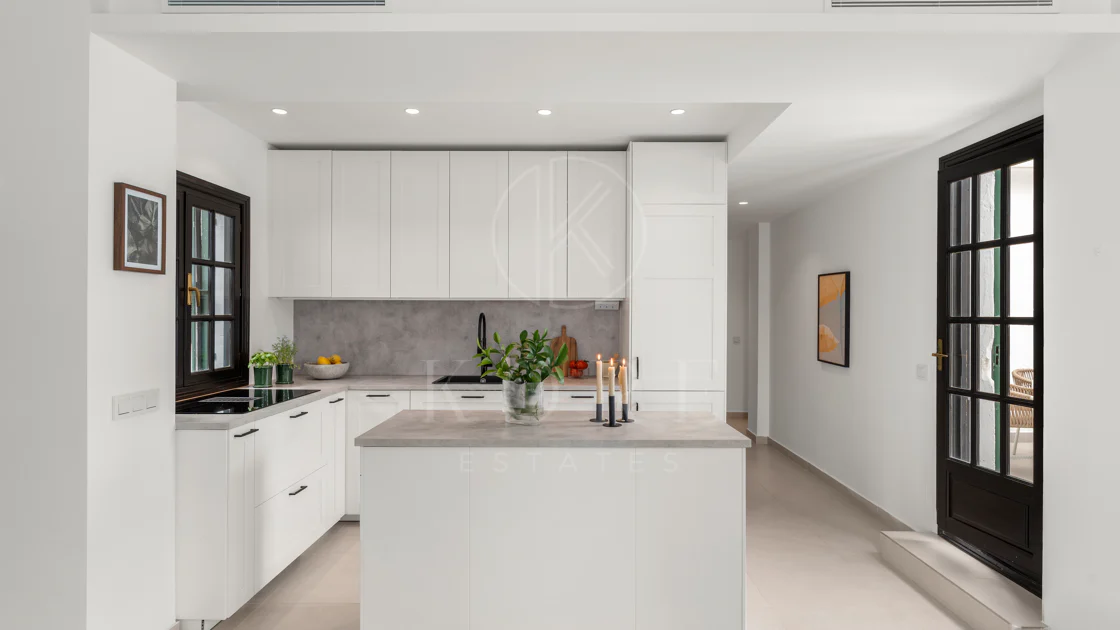 Fully Renovated Scandinavian-Style Apartment in Prime Nueva Andalucía Location