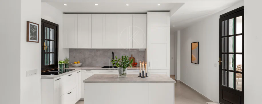 Fully Renovated Scandinavian-Style Apartment in Prime Nueva Andalucía Location
