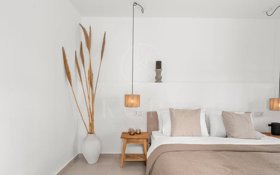 Apartamento completamente renovado de estilo escandinavo en ubicación privilegiada de Nueva Andalucía