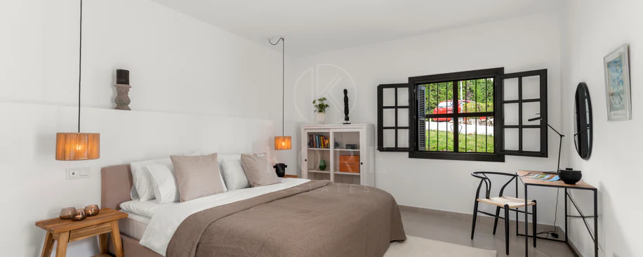 Fully Renovated Scandinavian-Style Apartment in Prime Nueva Andalucía Location