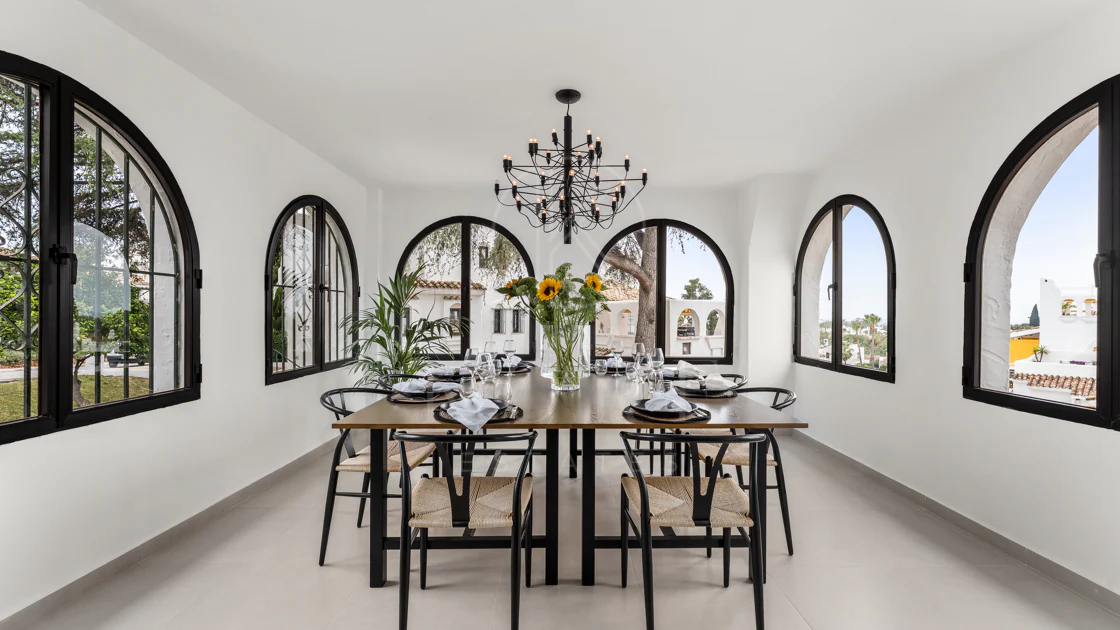 Fully Renovated Scandinavian-Style Apartment in Prime Nueva Andalucía Location