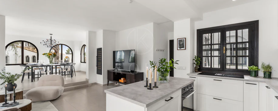 Fully Renovated Scandinavian-Style Apartment in Prime Nueva Andalucía Location