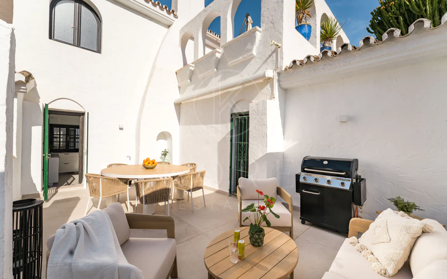Apartamento completamente renovado de estilo escandinavo en ubicación privilegiada de Nueva Andalucía