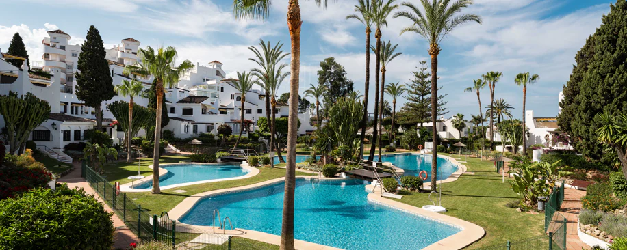 Fully Renovated Scandinavian-Style Apartment in Prime Nueva Andalucía Location