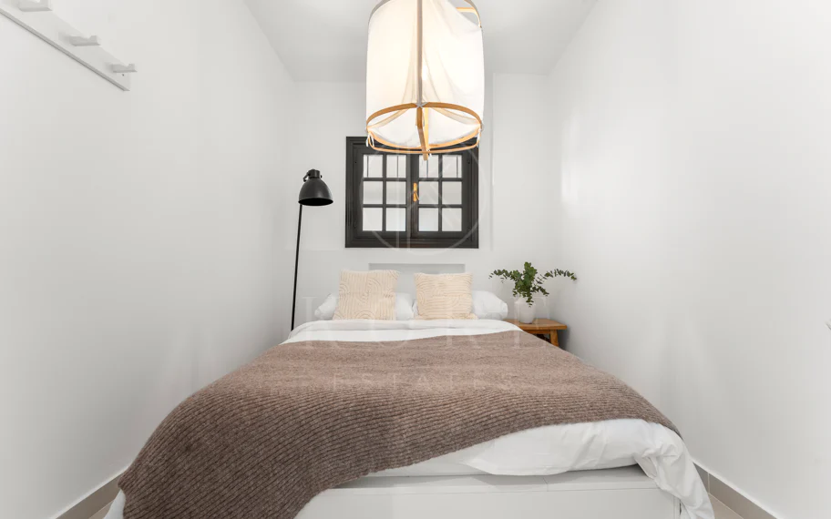 Apartamento completamente renovado de estilo escandinavo en ubicación privilegiada de Nueva Andalucía