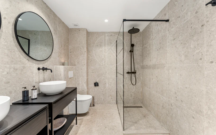 Apartamento completamente renovado de estilo escandinavo en ubicación privilegiada de Nueva Andalucía