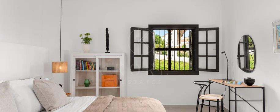 Fully Renovated Scandinavian-Style Apartment in Prime Nueva Andalucía Location