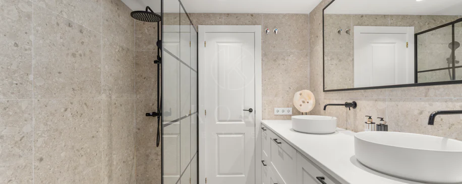 Fully Renovated Scandinavian-Style Apartment in Prime Nueva Andalucía Location