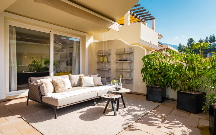 Dúplex de lujo de 4 dormitorios con vistas panorámicas al mar en Aloha Hill Club