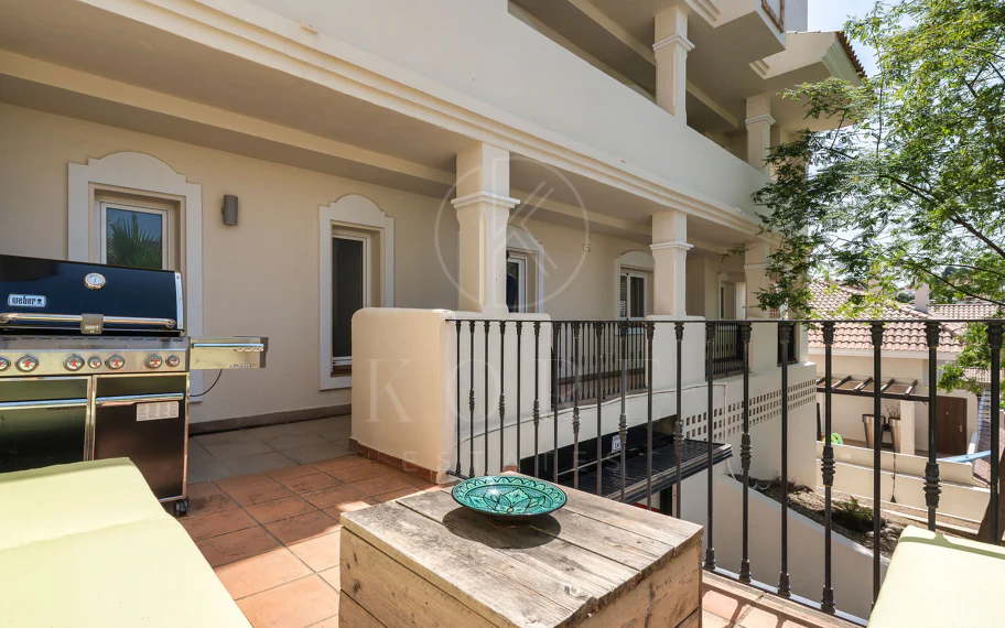 Dúplex de lujo de 4 dormitorios con vistas panorámicas al mar en Aloha Hill Club