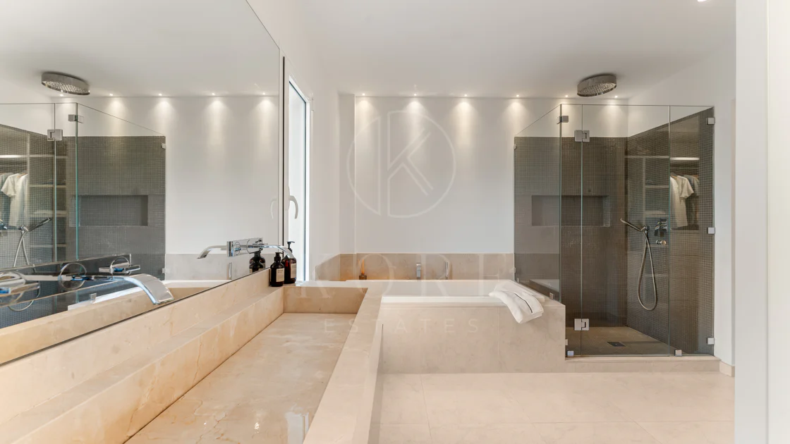 Duplex de lux cu 4 dormitoare și vedere panoramică la mare în Aloha Hill Club