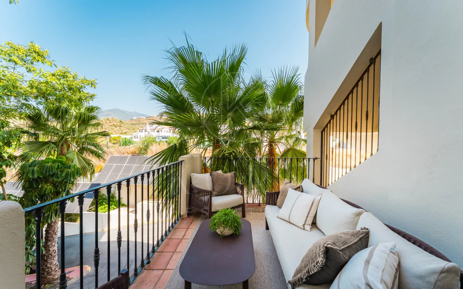 Dúplex de lujo de 4 dormitorios con vistas panorámicas al mar en Aloha Hill Club