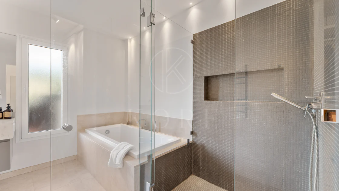 Duplex de lux cu 4 dormitoare și vedere panoramică la mare în Aloha Hill Club