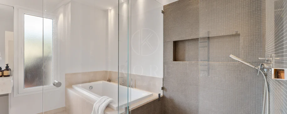 Duplex de lux cu 4 dormitoare și vedere panoramică la mare în Aloha Hill Club