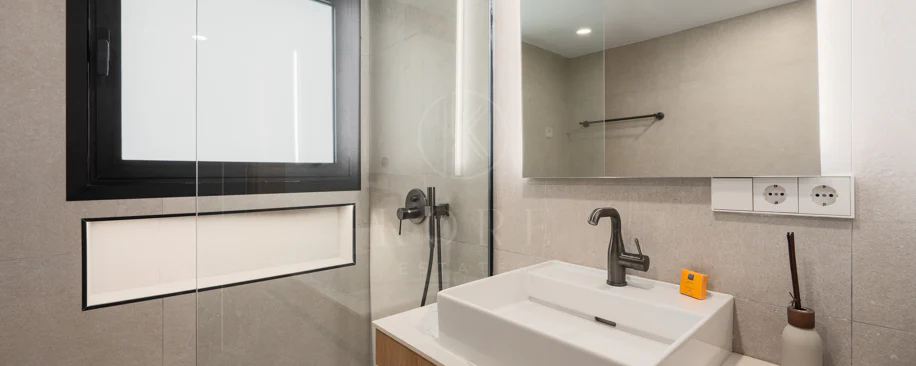 Elegant Renovated Apartment in Palacetes Los Belvederes