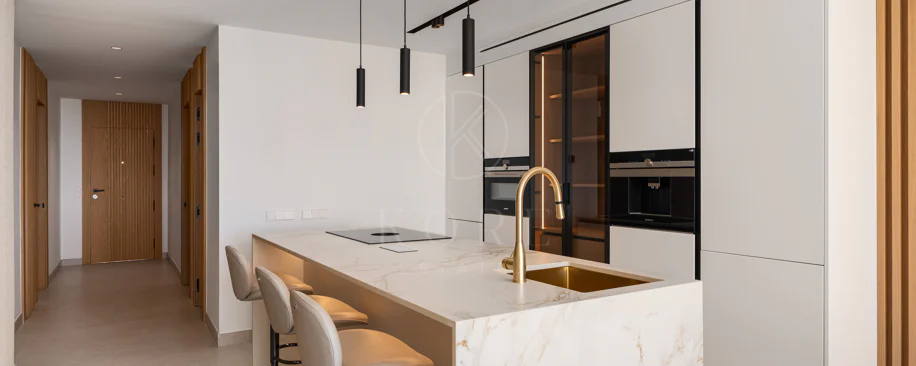 Elegant Renovated Apartment in Palacetes Los Belvederes