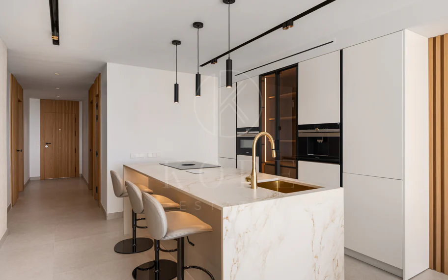 Elegante apartamento renovado en Palacetes Los Belvederes