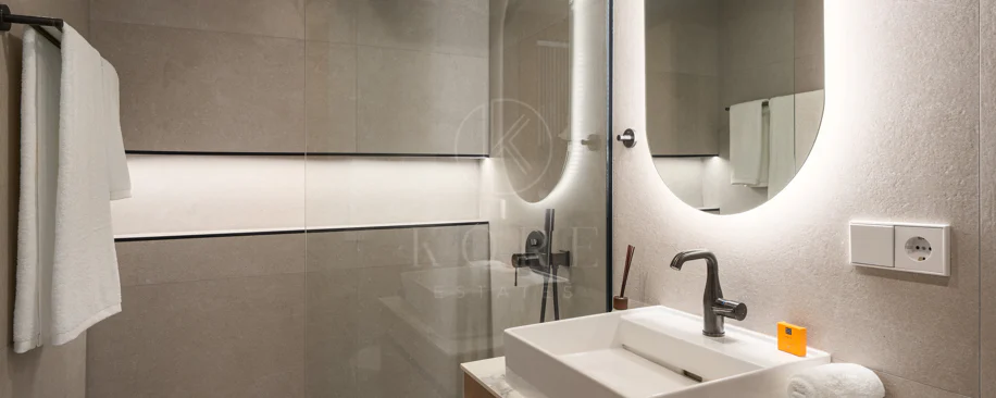 Elegant Renovated Apartment in Palacetes Los Belvederes