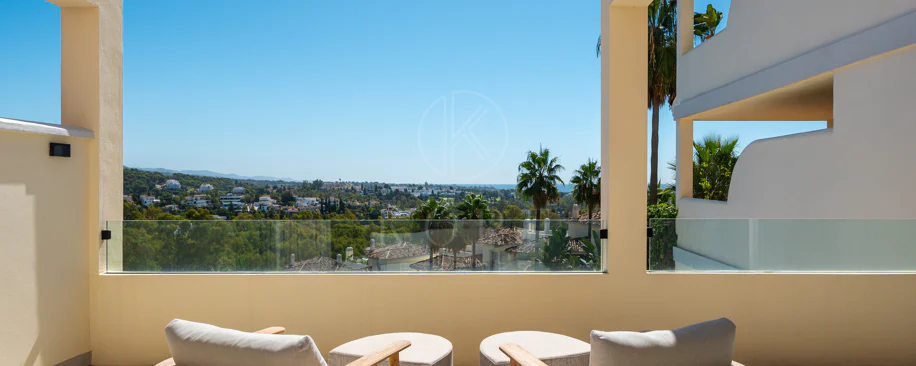 Elegant Renovated Apartment in Palacetes Los Belvederes